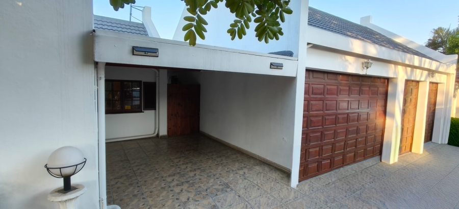 3 Bedroom Property for Sale in Protea Park North West